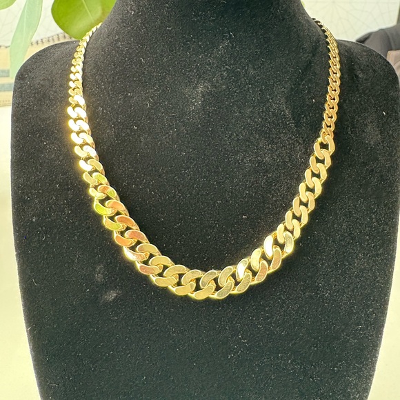 Jewelry - Gold Chain Necklace